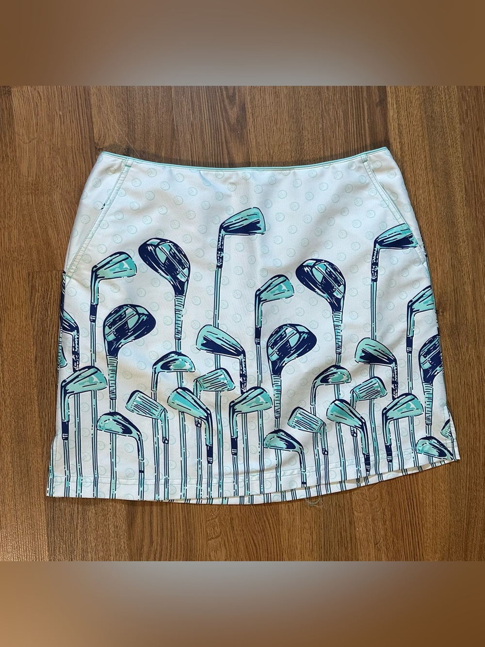 Vineyard Vines Skirt with Teal & Navy Golf Club Print Size 6